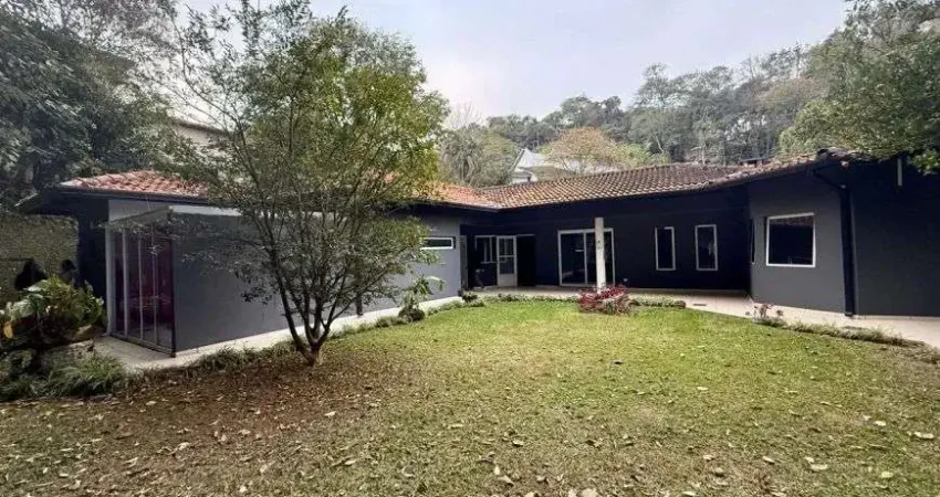 Imóvel para aluguel e venda tem 294 metros quadrados com 3 quartos