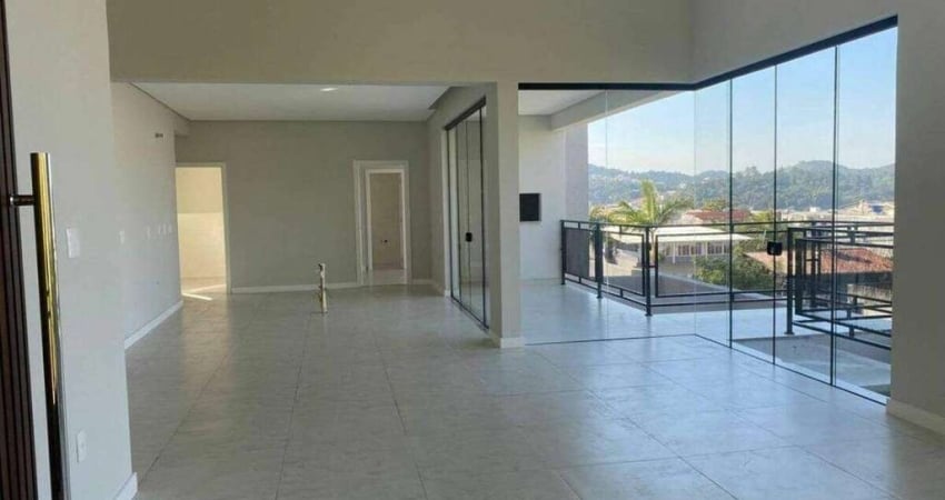 Magnifica casa com vista mar em bairro tranquilo de balneário camboriú para | Nações, Balneário Camboriú, Santa Catarina
