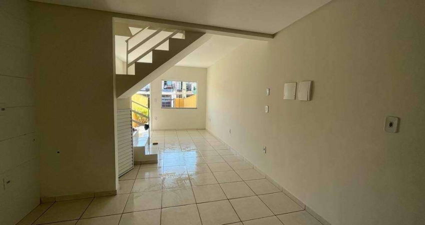 Sobrado com 02 quartos no bairro santa regina em camboriú/sc para | Santa Regina, Camboriú, Santa Catarina