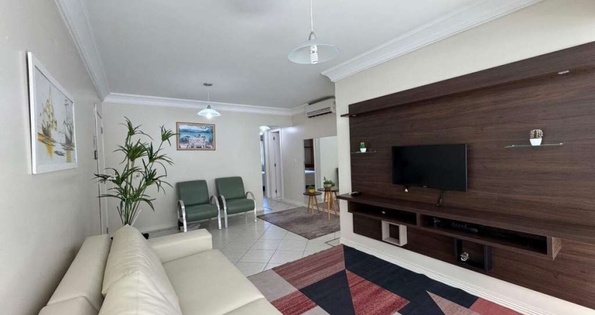 Apartamento de 02 quartos no Centro de Balneário Camboriú.