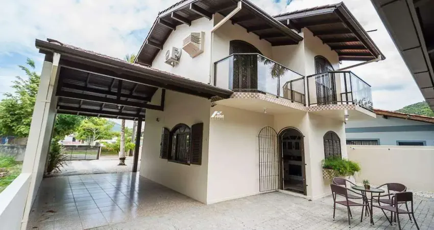 Casa com 3 quartos à venda na Rua Giesta, Morrinhos, Bombinhas