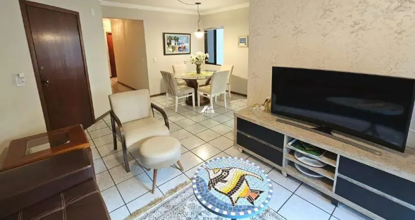 Apartamento com 02 quartos no Centro de Balneário Camboriú e a 400m do mar.