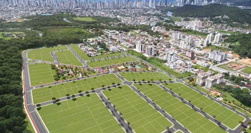 Terreno com 380,24m² no Jardins do Parque no Bairro São Francisco em Camboriú.