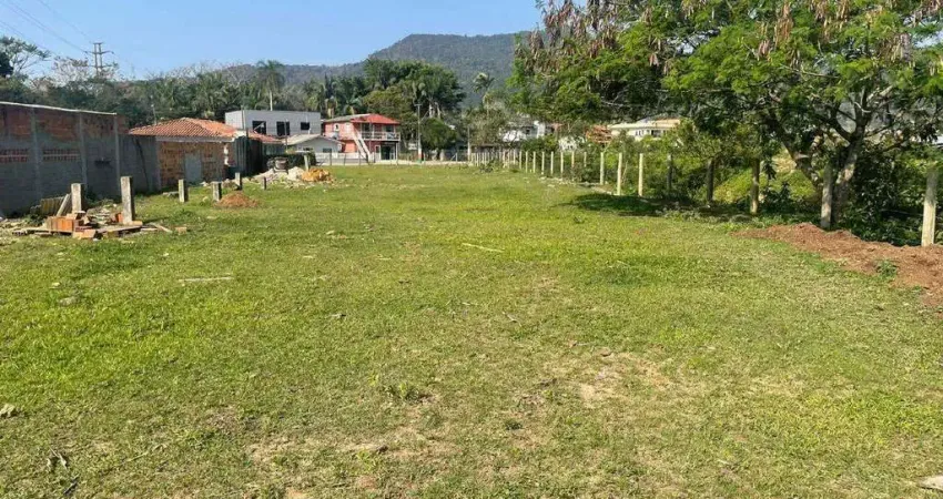 Terreno à venda na Rua Rio Amazonas, Rio Pequeno, Camboriú