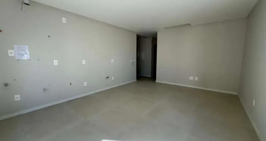 Apartamento novo com 02 suítes no bairro tabuleiro em camboriú.