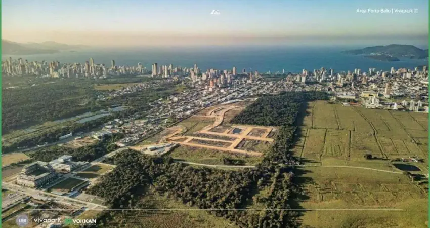 Terreno à venda na Avenida Governador Celso Ramos, Jardim Dourado, Porto Belo
