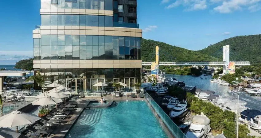 Um belo residencial pronto para sua moradia, situado na barra sul, em balneário camboriú-sc. barra sul, yachthouse by pininfarina