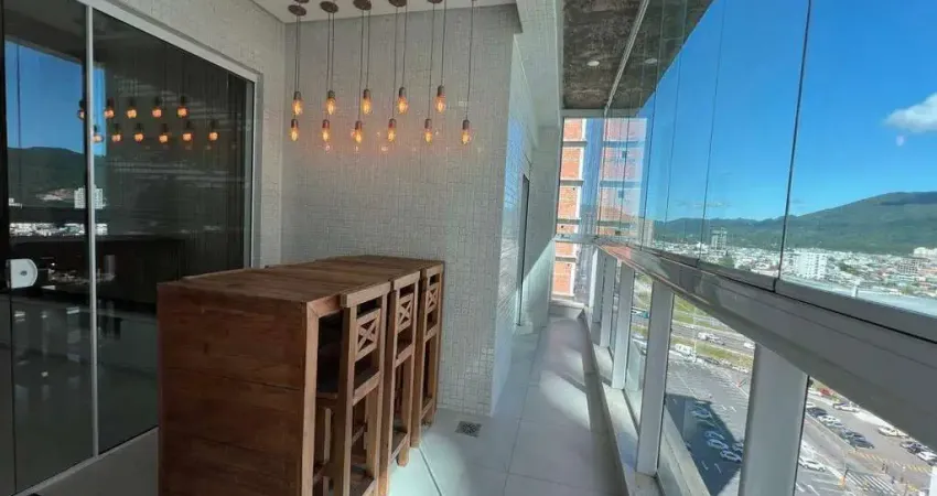 Apartamento mobiliado em Meia Praia com 3 suítes, pronto para morar!