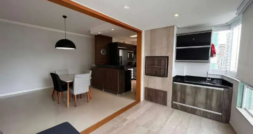 Apartamento mobiliado, 3 dormitórios, churrasqueira e 2 vagas para venda em balneário camboriú.