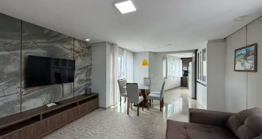 Apartamento com 3 suítes na região central de Balneário Camboriú.