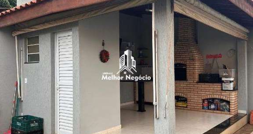 Casa à venda no Bairro Parque Bandeirantes, Sumaré - SP Casa com 2 dormitórios, sendo 1 suíte, 2 banheiros e 6 vagas de garagem.