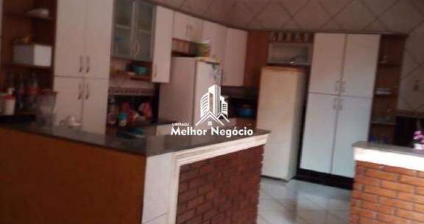 (Não aceita financiamento) Sobrado à venda com 3 quartos e 2 suítes em Campinas - SP