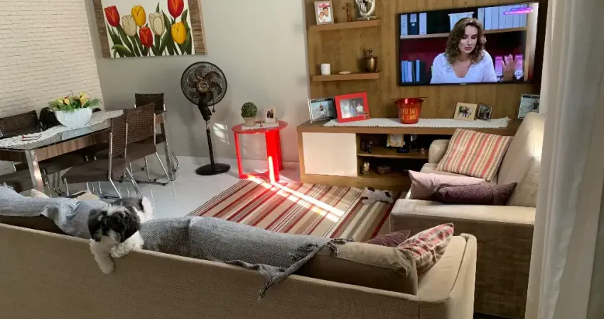 Sobrado helena maria guarujá 3 dormitórios 1 suíte + 1 banheiro social + lavábo + 2 vagas de garagem + piscina mobiliado excelente localização aceito financiamento