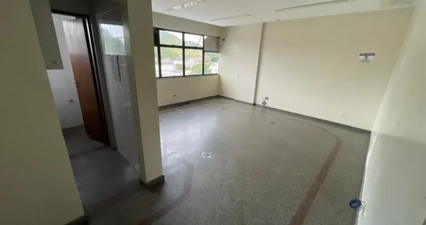 Sala comercial 35m² guarujá ademar de barros melhor ponto ( excelente conservação pronta para uso )