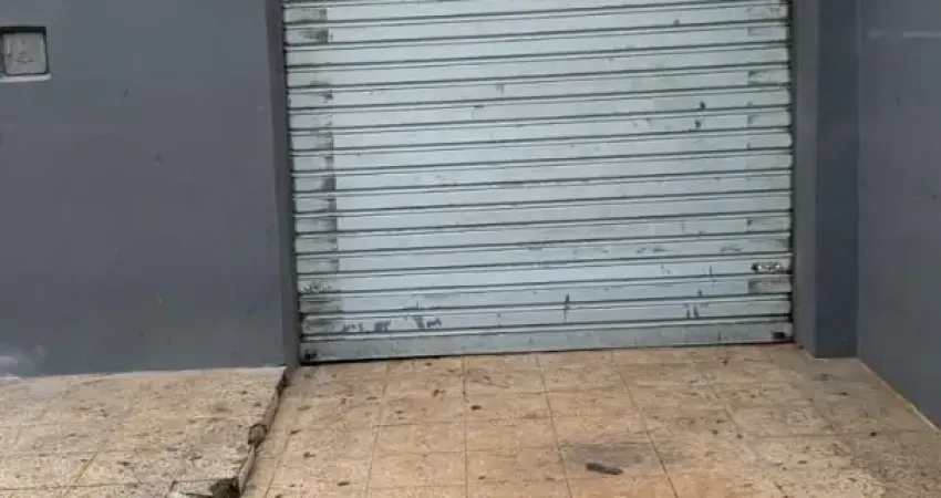 Loja Ponto comercial em excelente conservação próx. Miguel Mussa Gaze e Adélia Santa Rosa Guarujá SP completa com banheiro c/ reforma acelerada 30m² oportunidade