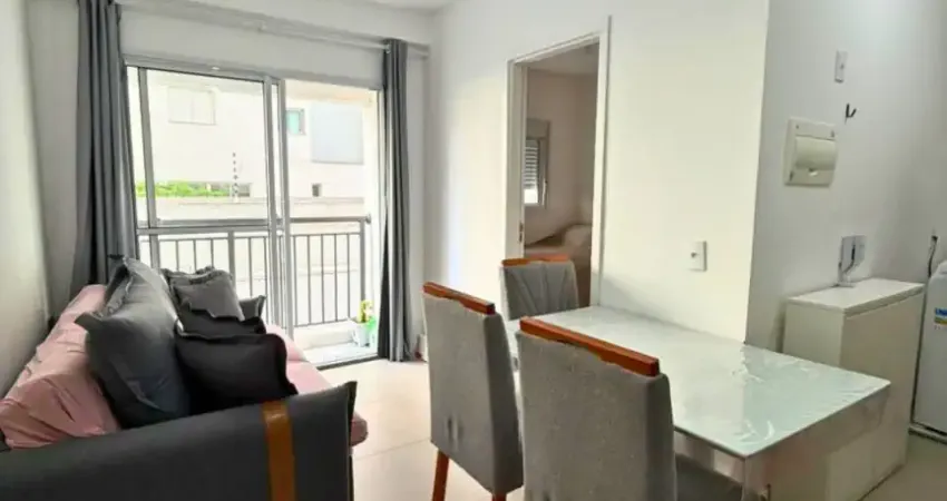 Apartamento à venda de 38m², 2 quartos, sacada e 1 vaga de carro