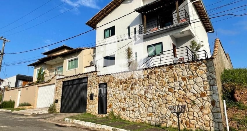 Casa no  Quintas das Avenidas com 3 quartos à venda, 209 m² por R$ 990.000