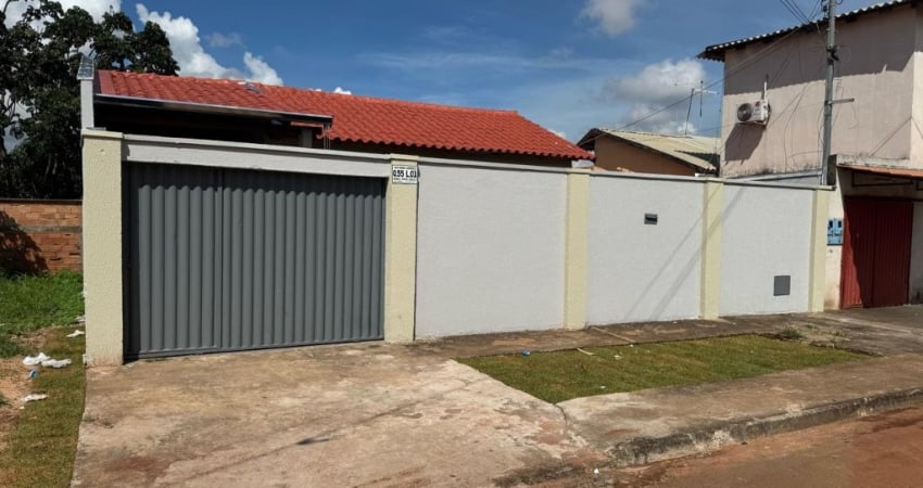Casa 2 quartos Itapuã