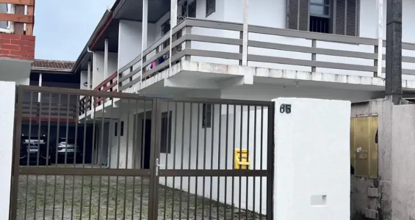 Casa com 3 quartos à venda na Rua Apucarana, 65, Caiobá, Matinhos