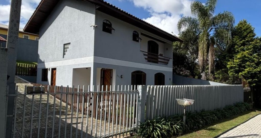 Sobrado Averbado para venda no Bairro Abranches.