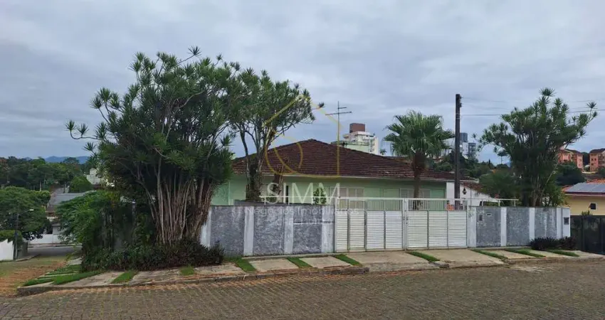 Casa com 4 quartos à venda na Rua Henrique Douat, Floresta, Joinville