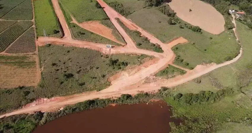 Terreno em condomínio fechado à venda no Centro, Caldas 