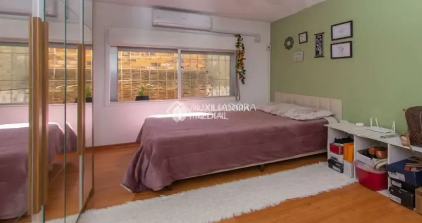 Apartamento com 1 quarto à venda na Rua Oscar Schneider, 504, Medianeira, Porto Alegre