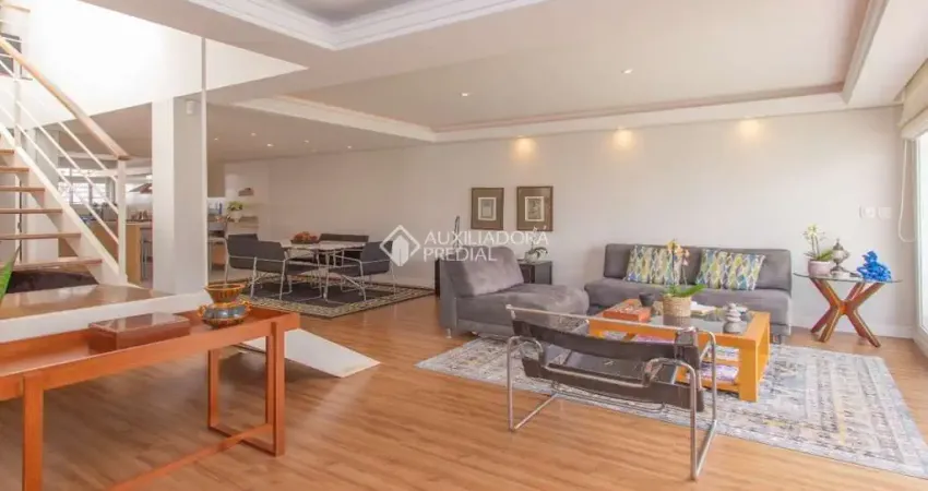 Casa em condomínio fechado com 4 quartos à venda na Rua Comendador Creidy, 341, Chácara das Pedras, Porto Alegre