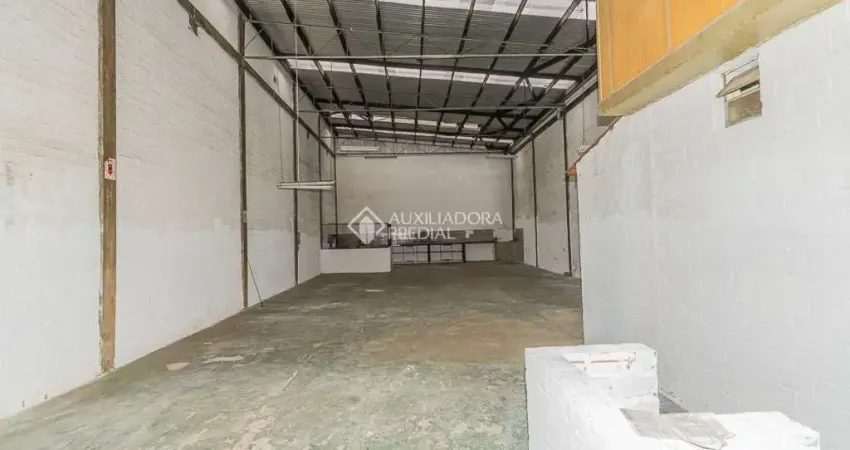 Barracão / Galpão / Depósito à venda na Rua Padre Diogo Feijó, 377, Navegantes, Porto Alegre