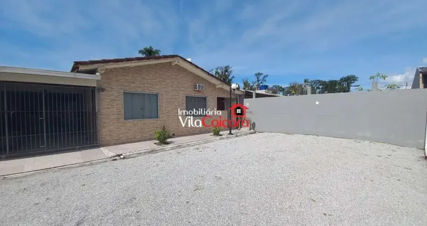 CASA COM PISCINA MOBILIADA