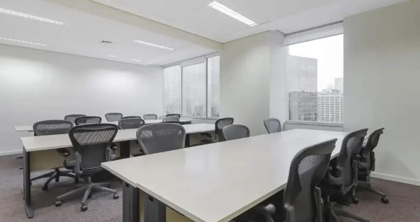 Encontre um espaço de escritório no sao paulo, rochavera - morumbi  para 5 pessoas pronto para uso