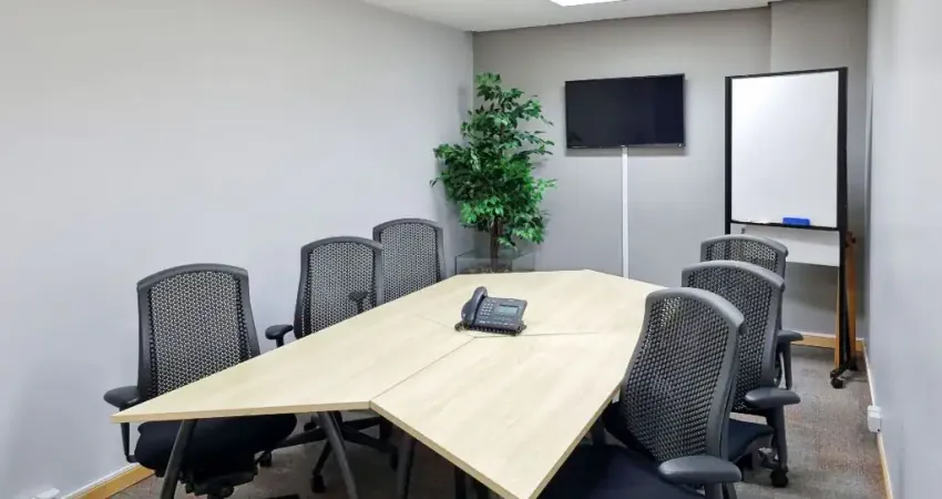 Acesso completo a um espaço de escritório profissional para 4 pessoas no curitiba,  centro empresarial jatobá – sete de setembro