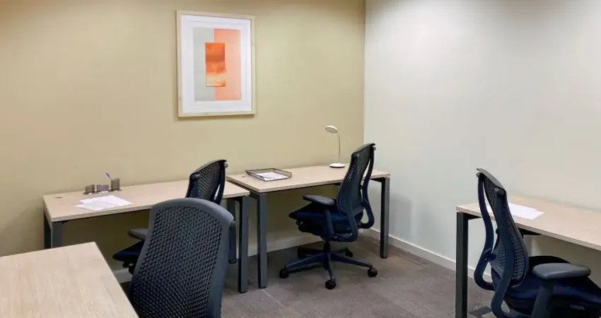 Encontre um espaço de escritório no rio de janeiro, edificio argentina para 3 pessoas pronto para uso