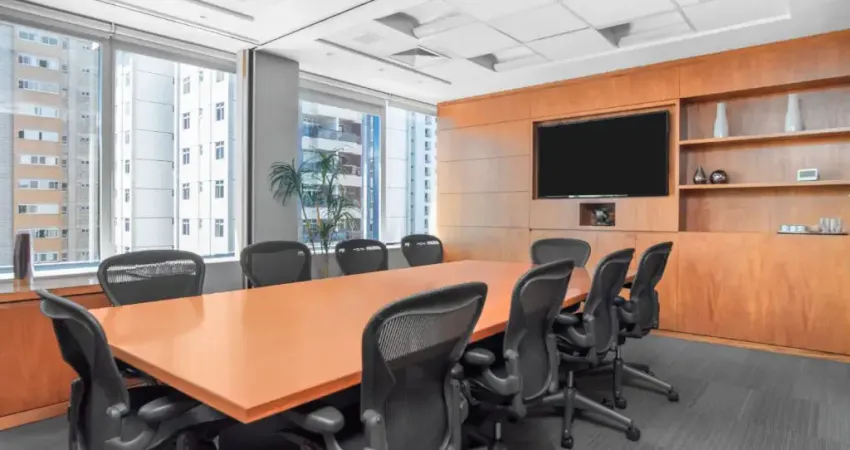 Espaço de escritório privativo para 4 pessoas no renaissance work center