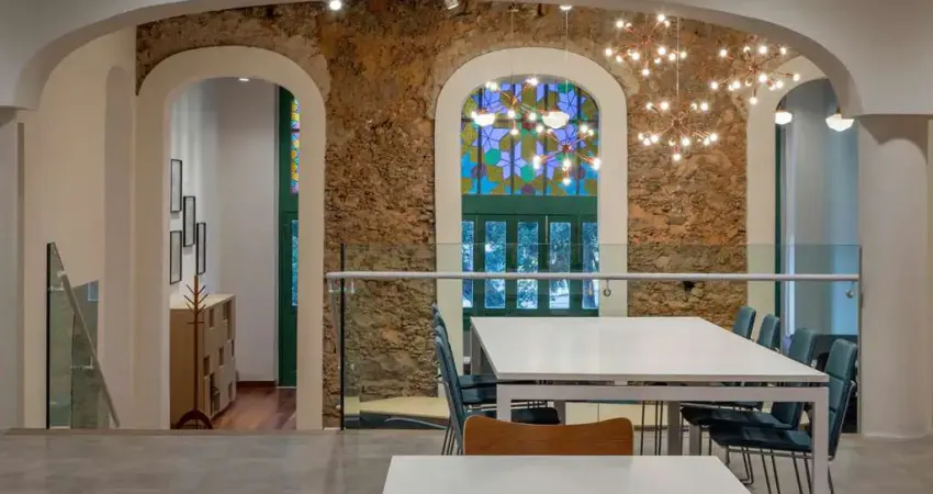 Escritório lindamente projetado para 5 pessoas em spaces rio de janeiro, spaces centro