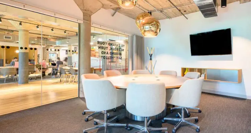 Escritório lindamente projetado para 5 pessoas em Spaces Sao Paulo, Pinheiros