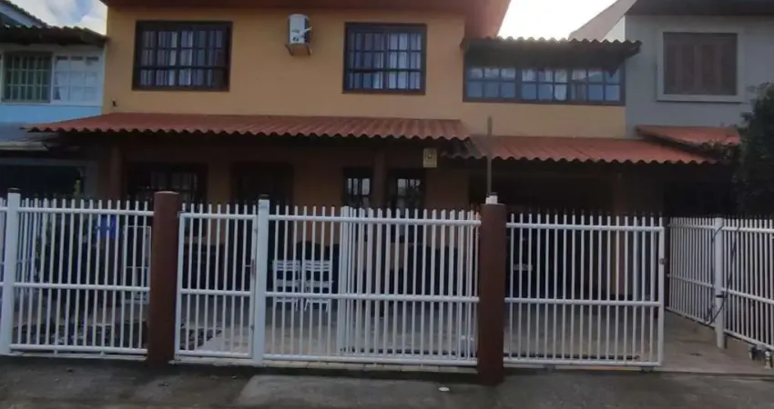 Sobrado 3 Dormitórios à venda no Bairro Curumim - 2 vagas de garagem