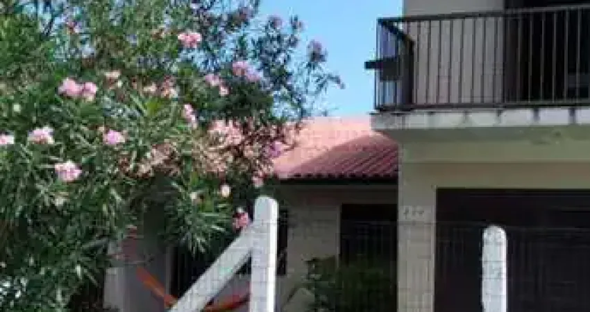 Casa 4 Dormitórios à venda no Bairro Arroio Teixeira