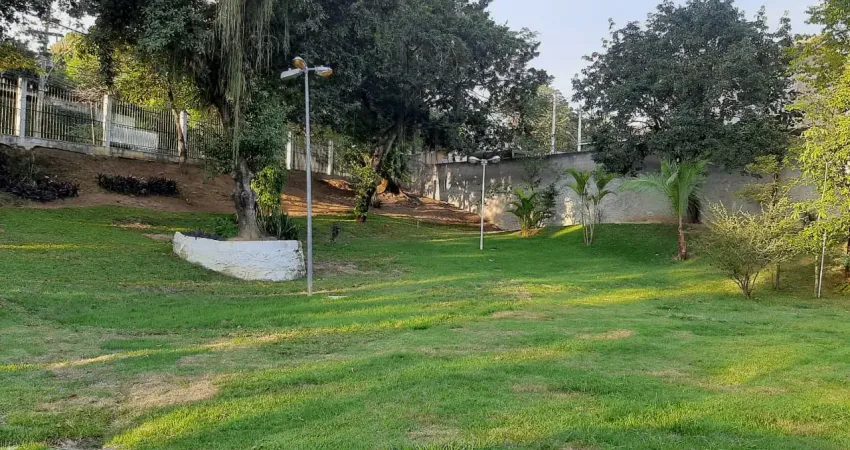 Ótima casa duplex com 2 suítes em condomínio fechado na freguesia