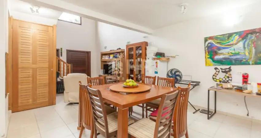 Casa com 4 quartos à venda na Avenida Paranaguá, Centro, Matinhos