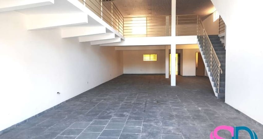 Excelente ponto comercial, com edículas, no Centro da Cidade de Ubatuba - SP.