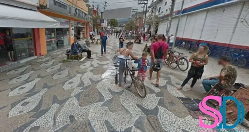 Ponto comercial, para locação, no Calçadão de Ubatuba, ideal para restaurante.