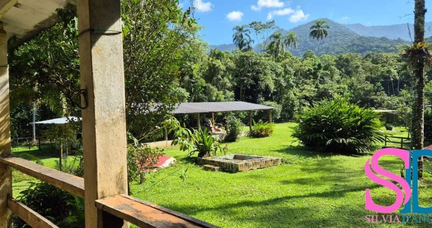 Encantador Sítio de 13.600 m², Localizado a poucos minutos das Praias, no Bairro do Taquaral, Ubatuba -SP.