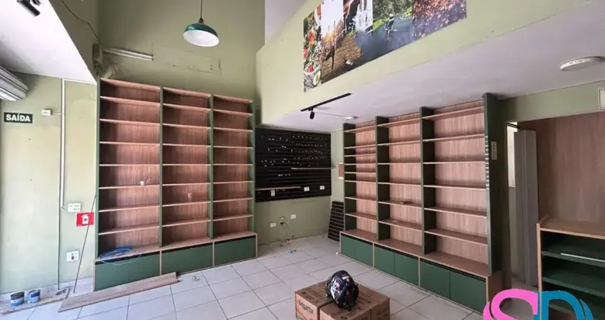 Imóvel comercial, com 57 m², para locação, na região central de Ubatuba - SP.