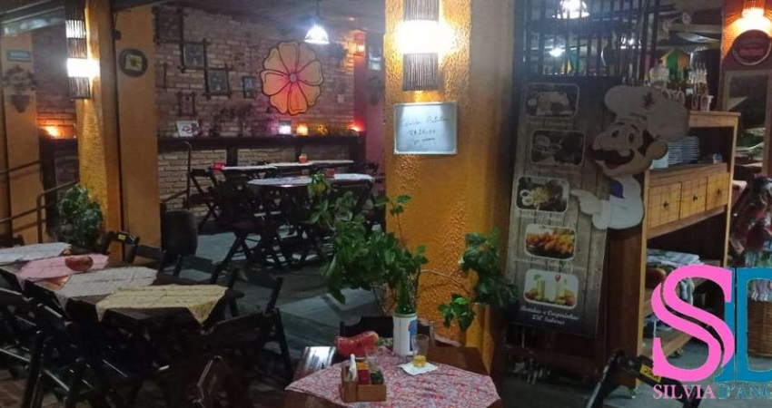 Restaurante, para locação, localizado no centro da cidade, Ubatuba -SP.