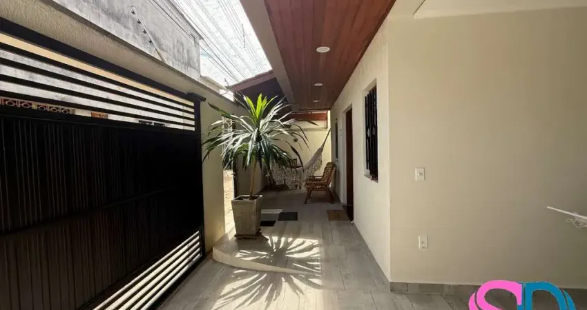 Belíssimo sobrado bem planejado de 3 dormitórios mobiliado para locação no pereque açu