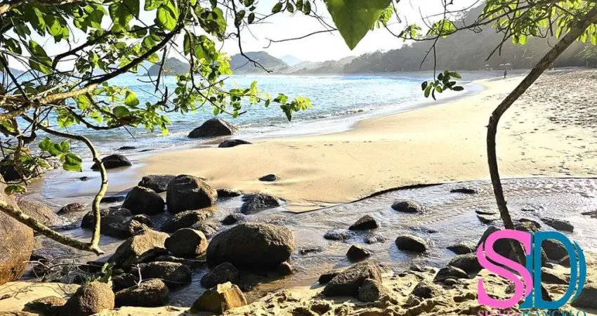 Casa com 2 dormitórios, para locação definitiva, na praia vermelha do norte, ubatuba - sp.