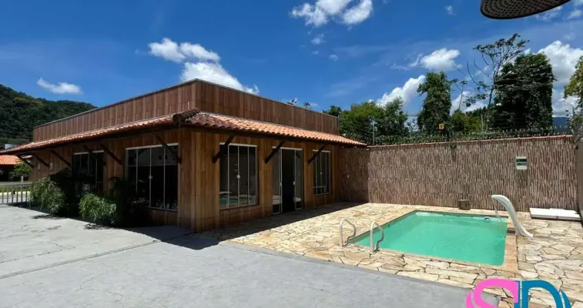 Terreno em condomínio fechado, com 696 m², para venda, no jardim carolina, ubatuba - sp