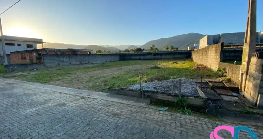 Terreno em condomínio fechado, com 500 m², para venda, no jardim carolina, ubatuba - sp