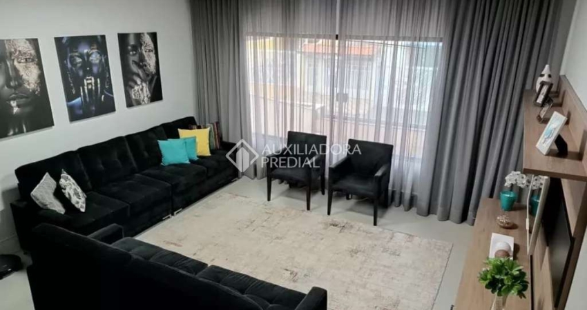 Casa com 4 quartos à venda na Rua Helena Aparecida Secol, 241, Nova Petrópolis, São Bernardo do Campo
